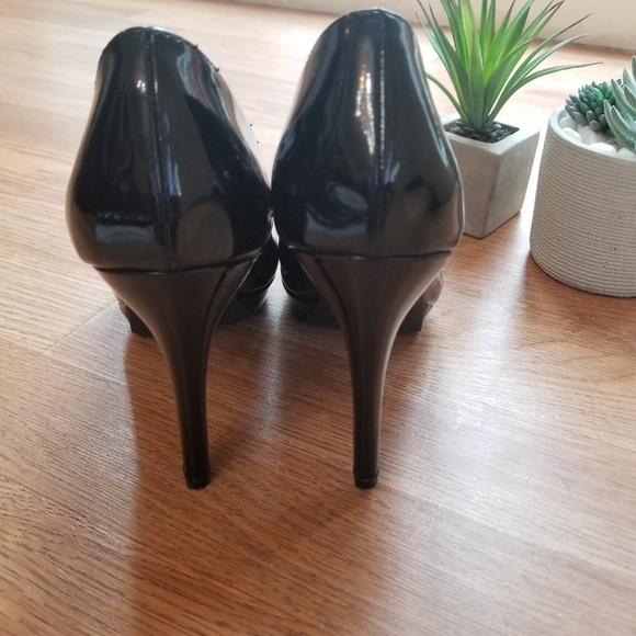 💕Black Wild Diva Peeptoe Heels💕 - Picture 4 of 8